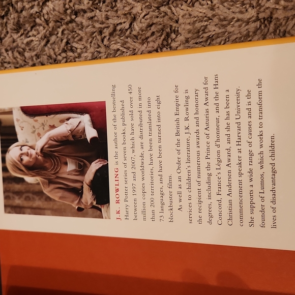 J.K. Rowling The Casual Vacancy - Picture 4 of 5